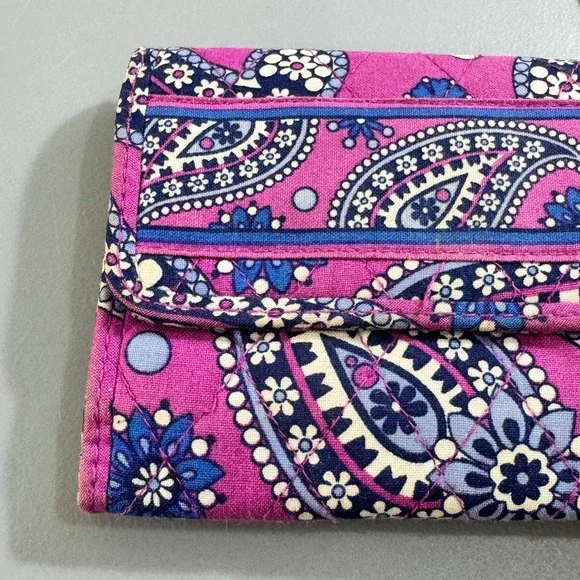 Vera Bradley Pink Blue Paisley Quilted Cotton Trifold Wallet Snap Closure - Picture 2 of 14
